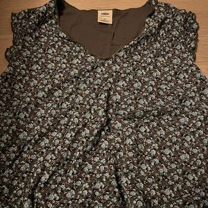 Floral medium old navy tank blouse.
